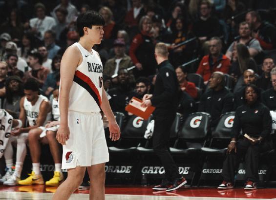 杨瀚森有压力吗同届新秀接连爆发，杨瀚森什么时候上演高光时刻