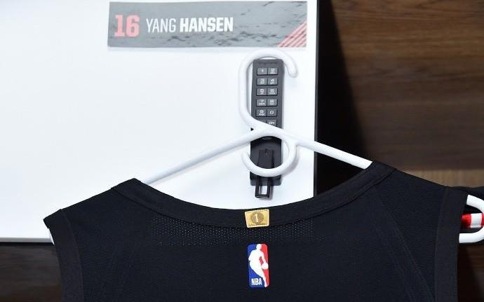 记者：杨瀚森距立足NBA还很远，G联赛11