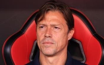 阿尔梅达：12轮联赛塞维拿了41张黄牌，我不能接受这样的判罚