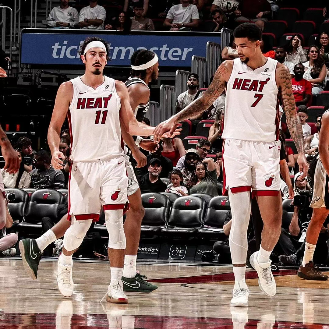 29分12板！热火二年级生打爆马刺，文班也成背景板，终于打出来了