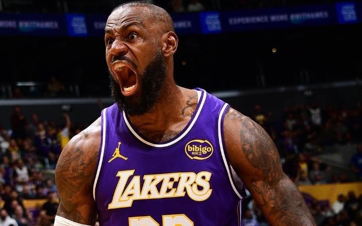 四旬詹皇隔扣怒砍准三双，东契奇35+5+8难救主，残阵马刺复仇湖人