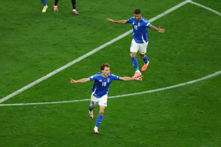 巴雷拉代表意大利打进个人第十球，是目前队中进球最多的球员