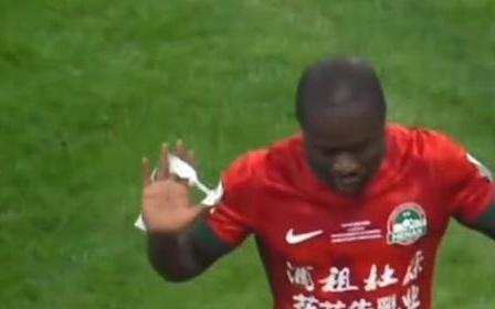 媒体人：阿奇姆彭很职业、不惹事，配得上在中超挣得每一分钱