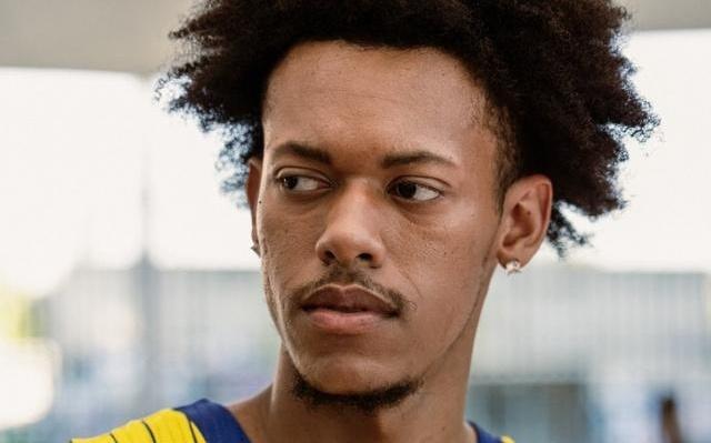 马卡比特拉维夫晒新赛季球衣上身照！5名球员中4人有NBA经历！