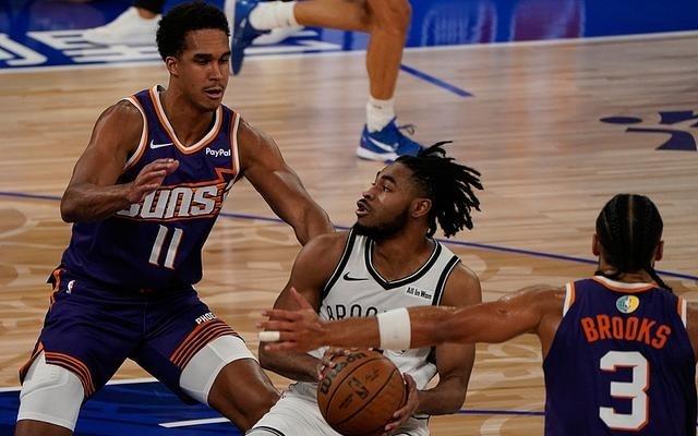 NBA中国赛篮网险胜太阳曾凡博作壁上观