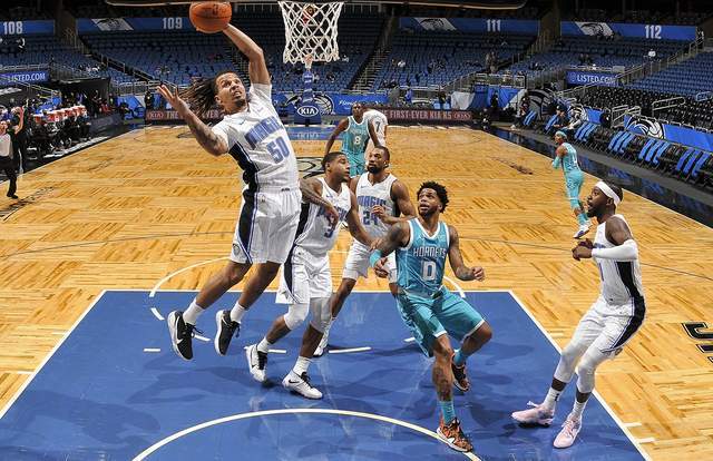 场均三双+手握3个MVP，昔日全美第一控卫，为何25岁混成底薪