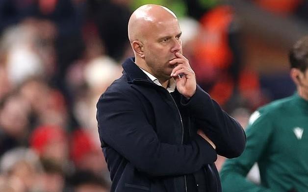 邮报：利物浦曾有糟糕赛季但原因明确，斯洛特如今找不到原因