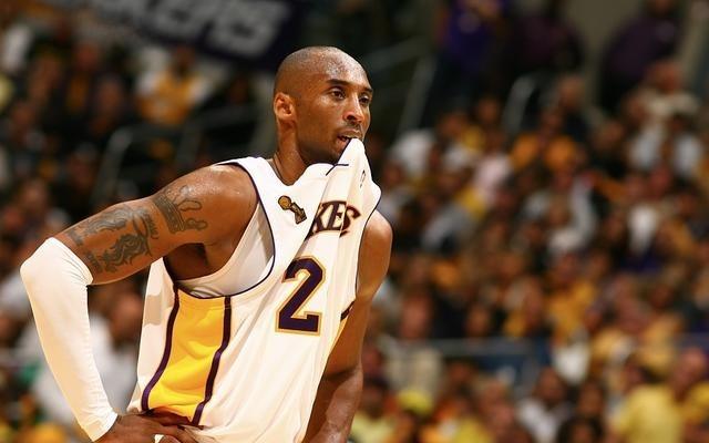 查尔莫斯：科比场下超级谦逊我跟腱撕裂时他主动联系我