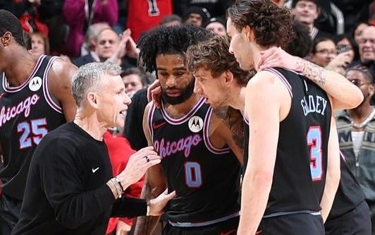 多诺万称赞怀特：他愿意拥抱这种时刻我对他有着十足的信任