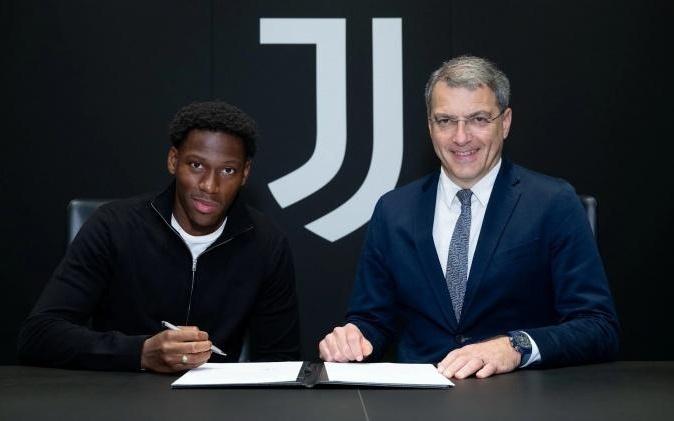 戴维：我能和弗拉霍维奇搭档踢球尤文能在意甲和欧冠都有竞争力