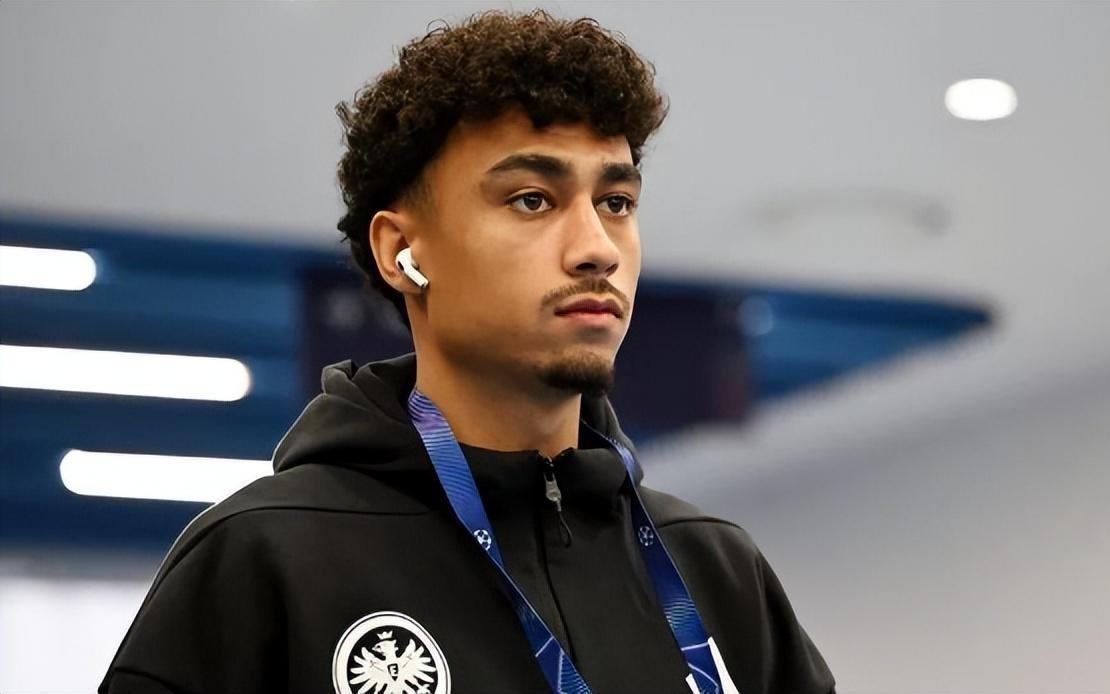 4球10助攻！22岁后防天才横空出世解约金5500万欧英超4豪门疯抢