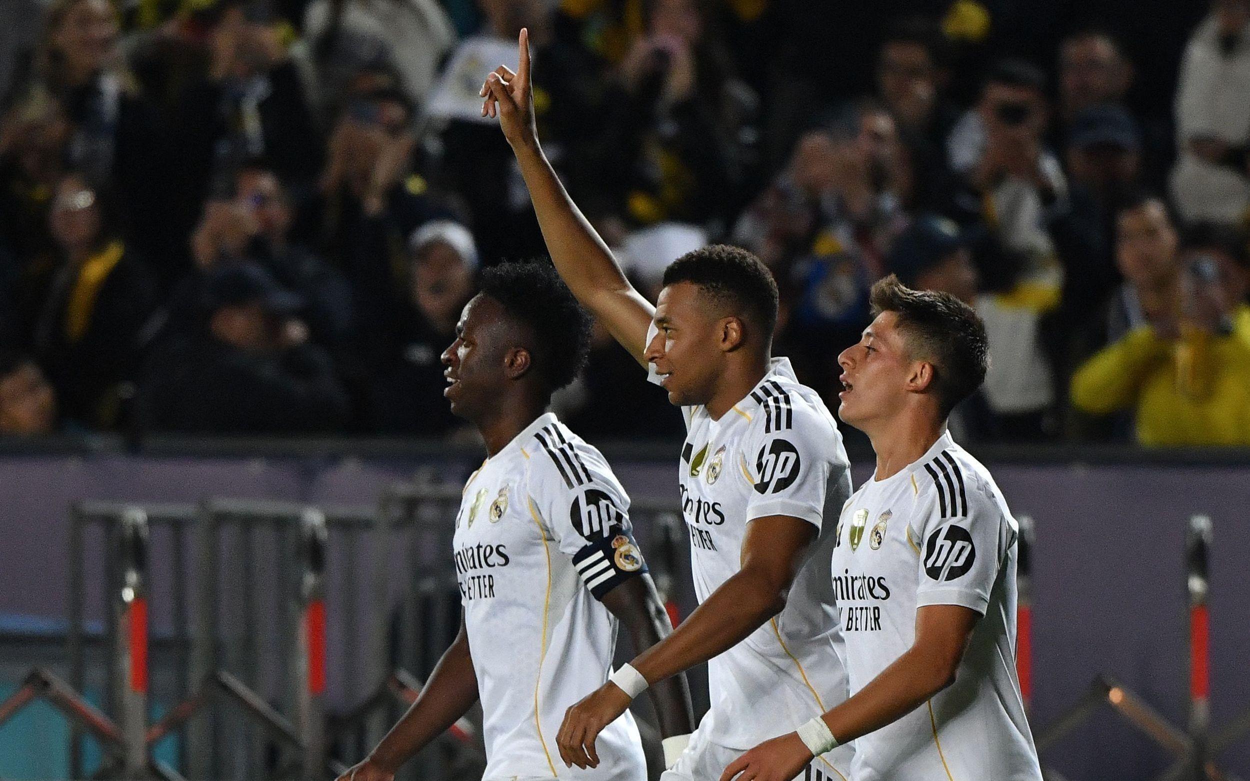 姆巴佩4次欧冠戴帽追平本泽马并列历史第四，梅罗8次领跑