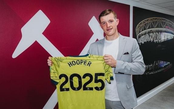 官方：西汉姆与青训门将芬利胡珀签署首份职业合同