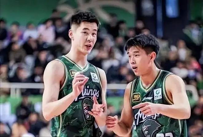 林葳离队他成大腿！国产东契奇27分钟轰26分，进不了国家队太遗憾