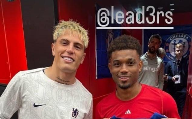 遭遇网暴！阿玛德赛后晒与加纳乔合影后清空社媒，不过他一切安好