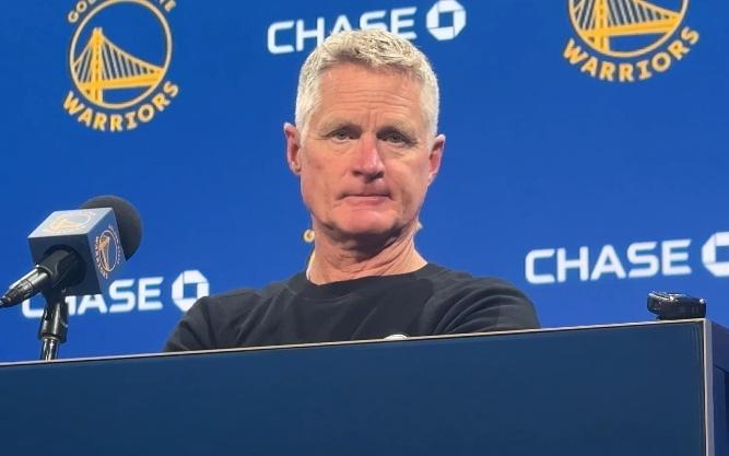 科尔：还不确定是否继续用小阵容首发，但我对这套阵容有信心