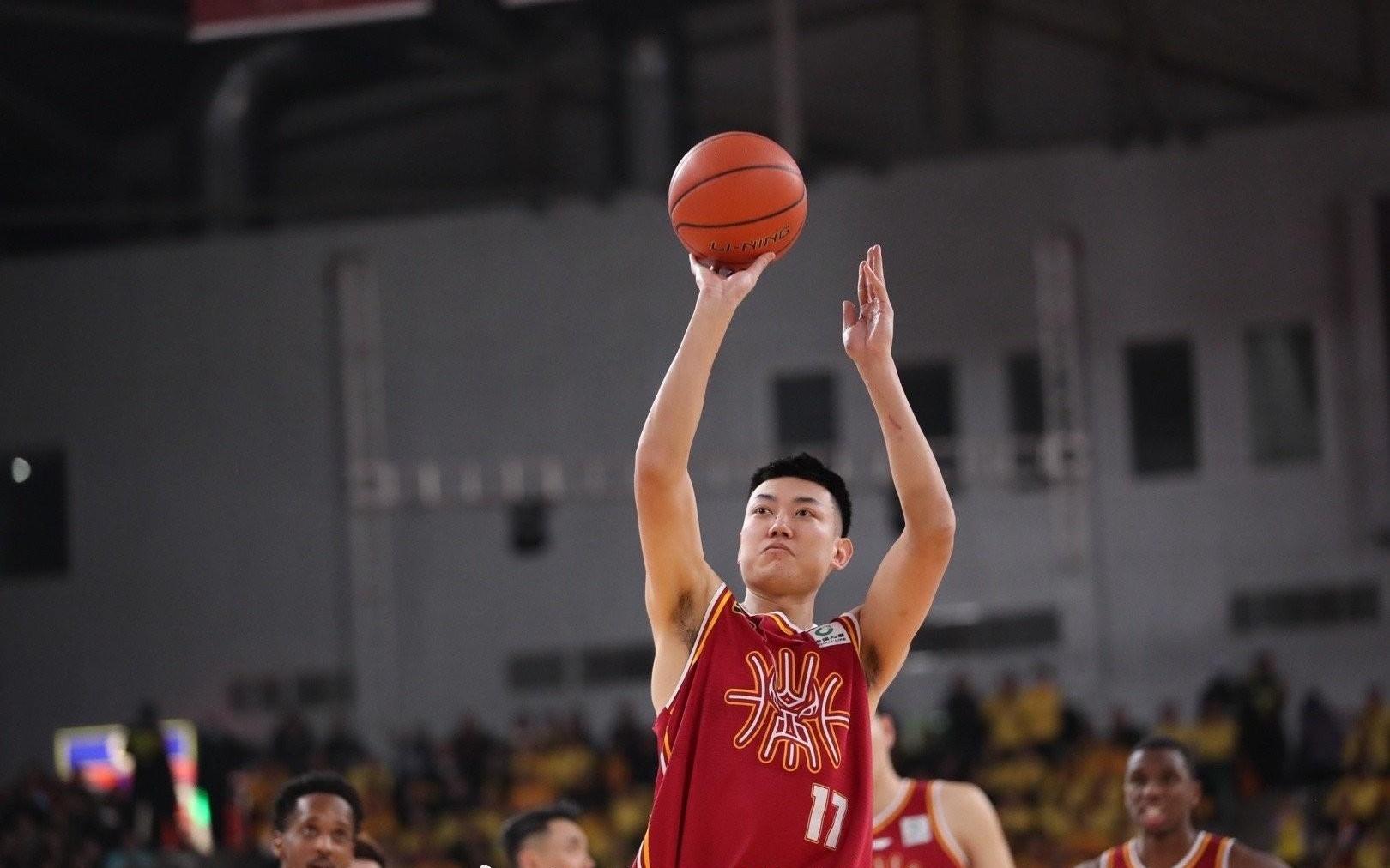 官方：焦海龙左膝关节副韧带损伤+股骨远端软骨损伤，预计伤停46周