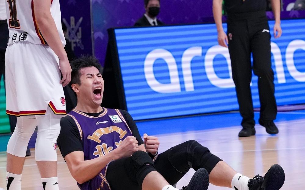 CBA常规赛：北京控股胜吉林长白山恩都里