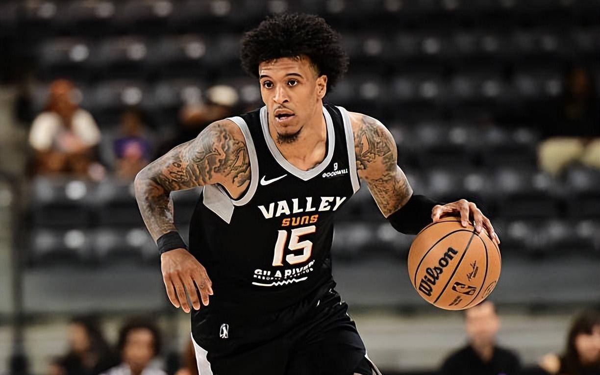 凯尔特人签下前太阳锋线新星，他有机会冲击最后的一份双向合同