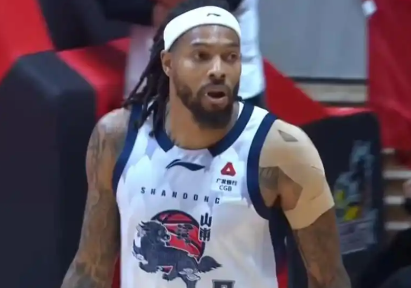 八连胜戛然而止！山东男篮101106加时败江苏，断电+失误葬送好局