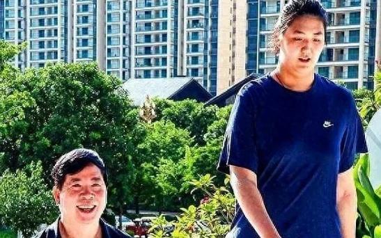 与山东谈判有变！曝张子宇WCBA下家存疑四川已放韩旭去澳洲