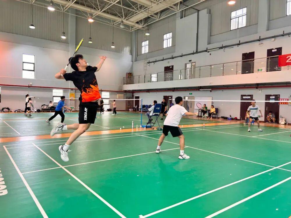 3年涨超黄金!三桶球抵1克黄金,背后推手竟是猪肉降价