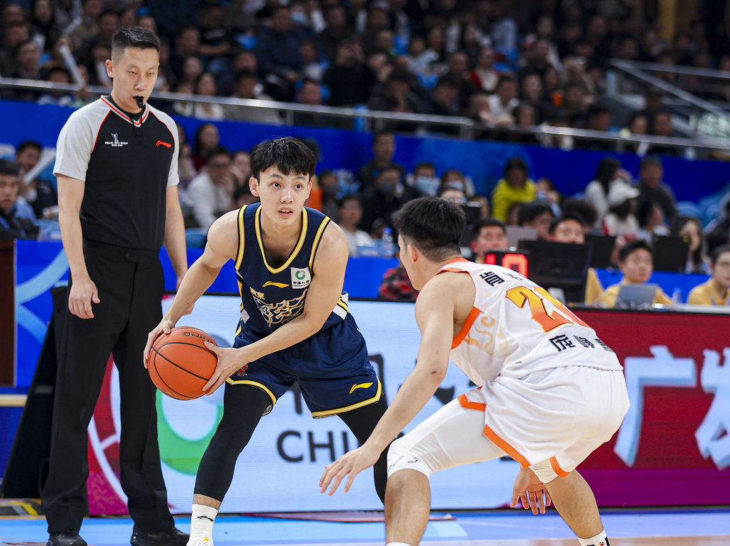 CBA俱乐部杯积分榜！新疆、广州、香港晋级18决赛，广厦接近八强
