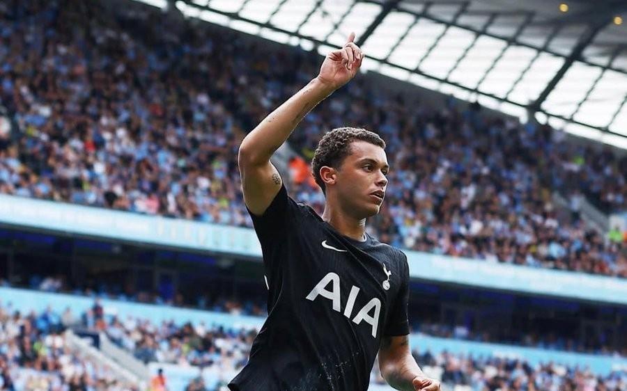 罗马诺：布伦南约翰逊将做出选择，水晶宫面临伯恩茅斯竞争