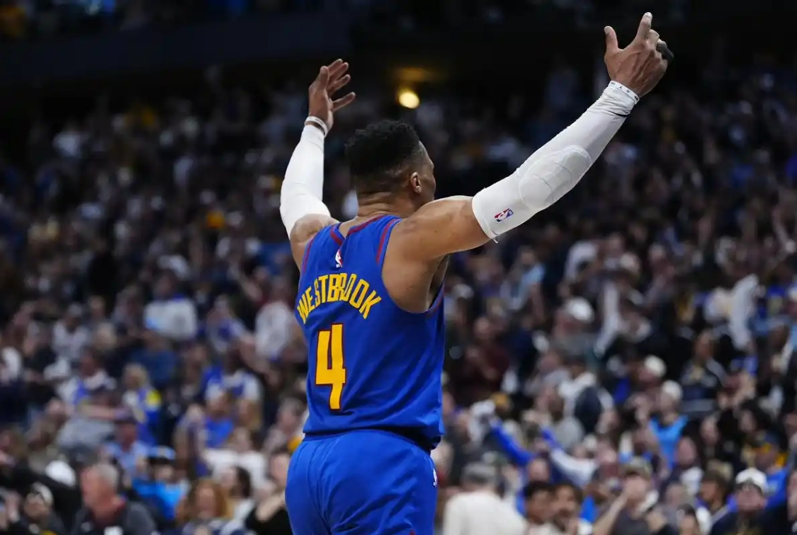 闹剧结束！正式签约，结束了，再见威少，NBA生涯恐终结