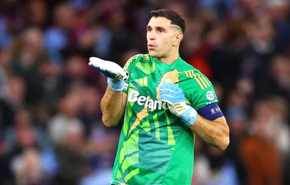 从5轮不胜到9轮8胜，大马丁踢疯了！维拉43，埃梅里冲上英超第三