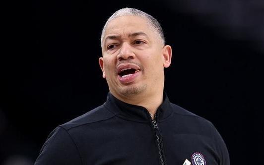 卢指导：我们作为一支球队不断成长也越来越清楚自己该做什么