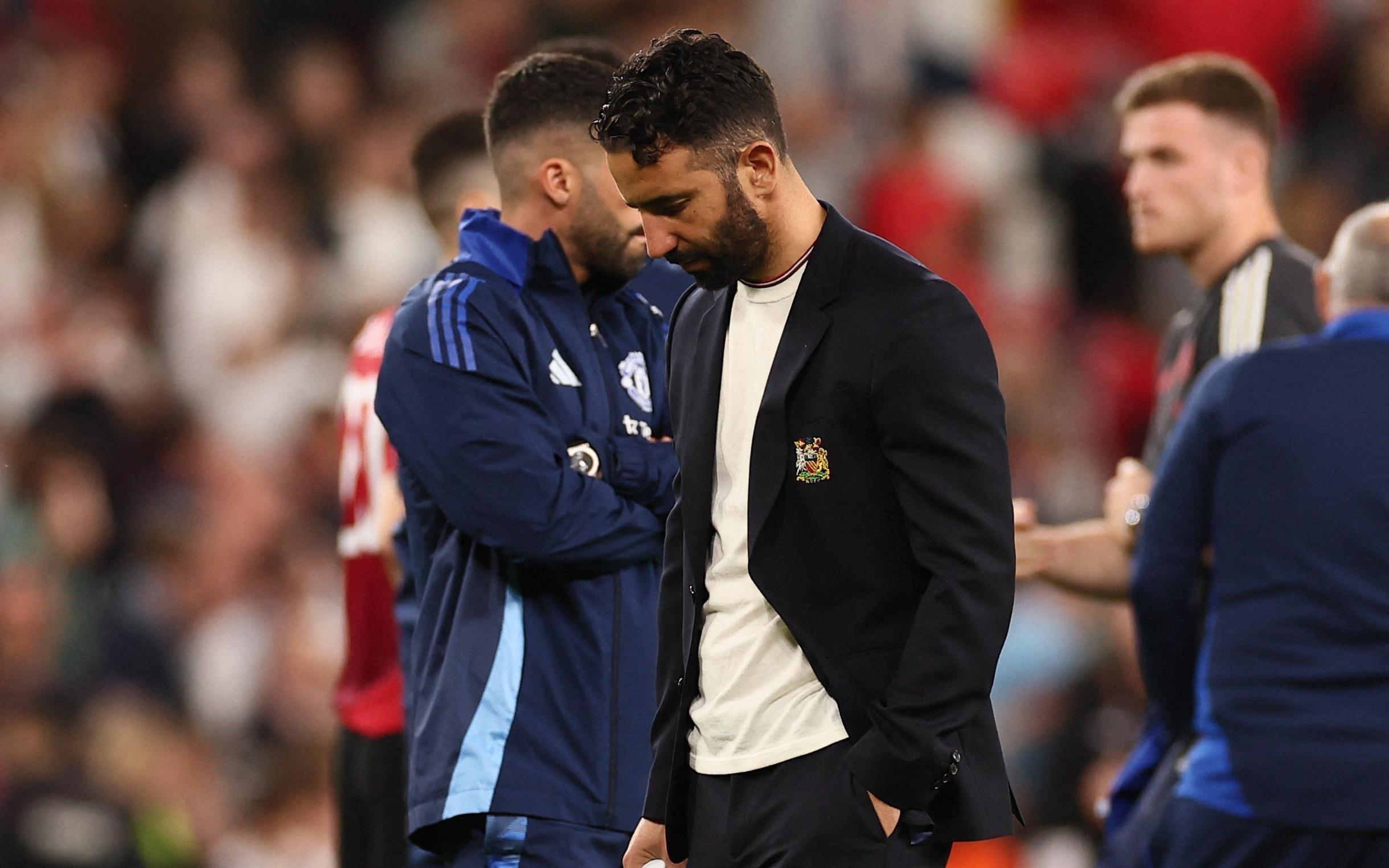 邮报：尽管战绩不佳，但曼联董事会暂时没有解雇阿莫林的计划