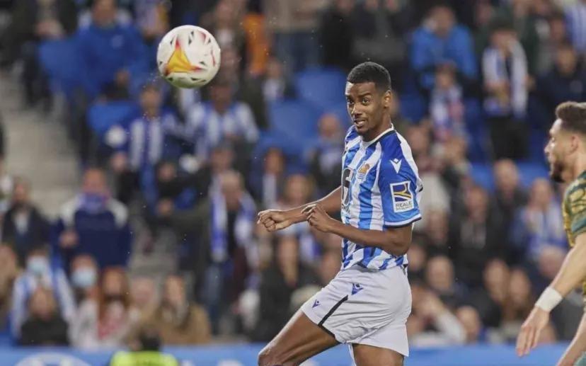 伊萨克转会让皇家社会再入800万，此前已入账超7000万