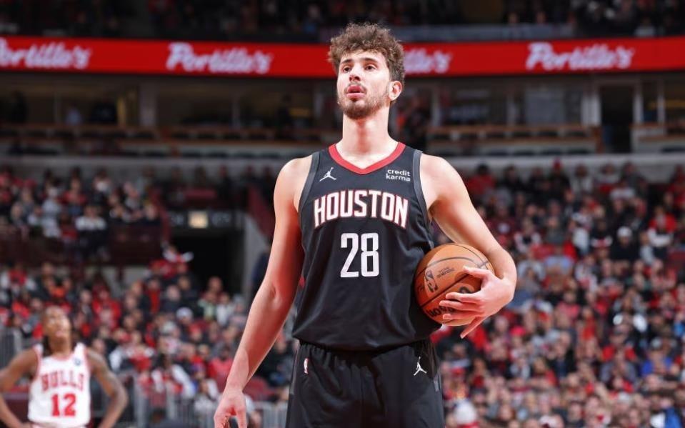 火箭队再伤1人！主力中锋因伤退场，砍5+10+2！5号位仅剩2人可用