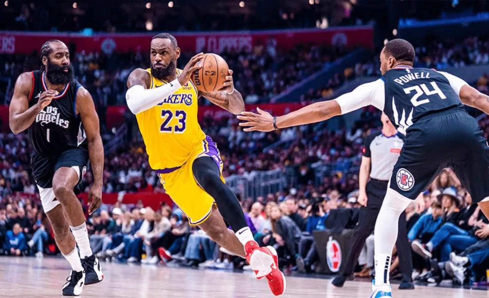 狂送7连败！从分区第一跌落，NBA最大的伪强队，彻底被打回原形了