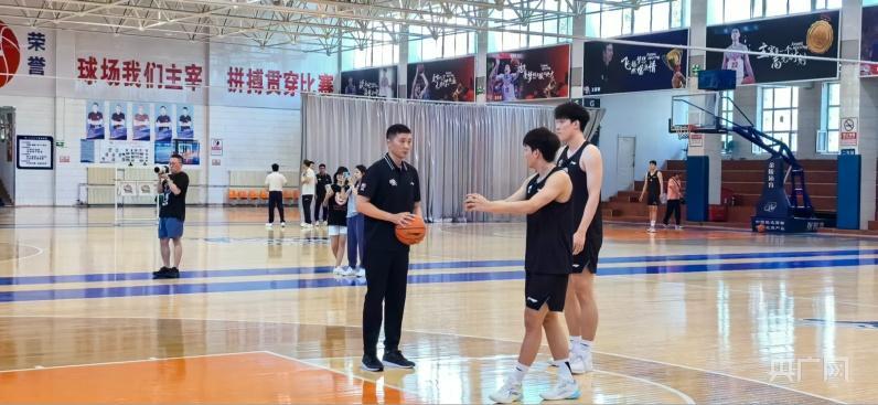 CBA新赛季将实行单节10分钟制，刘炜分享应对策略