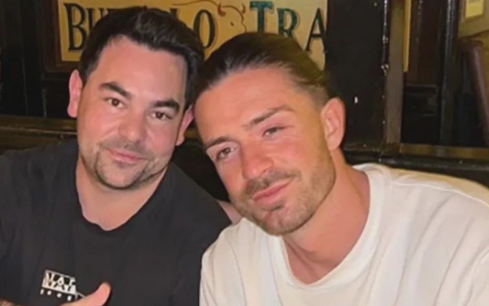 英媒：格拉利什迪拜享受派对，还绕过了主帅莫耶斯的宵禁规定