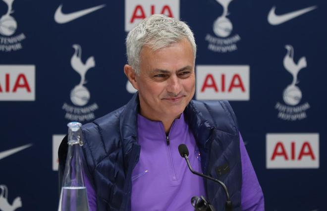 62岁穆里尼奥25年夺26冠！执教生涯已达750胜，胜率高达62%！