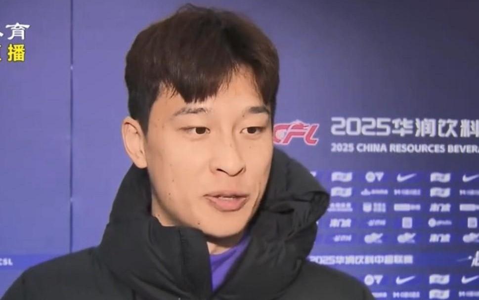 巴顿：李嗣镕一直很努力地训练，他的中超首秀应该是满分