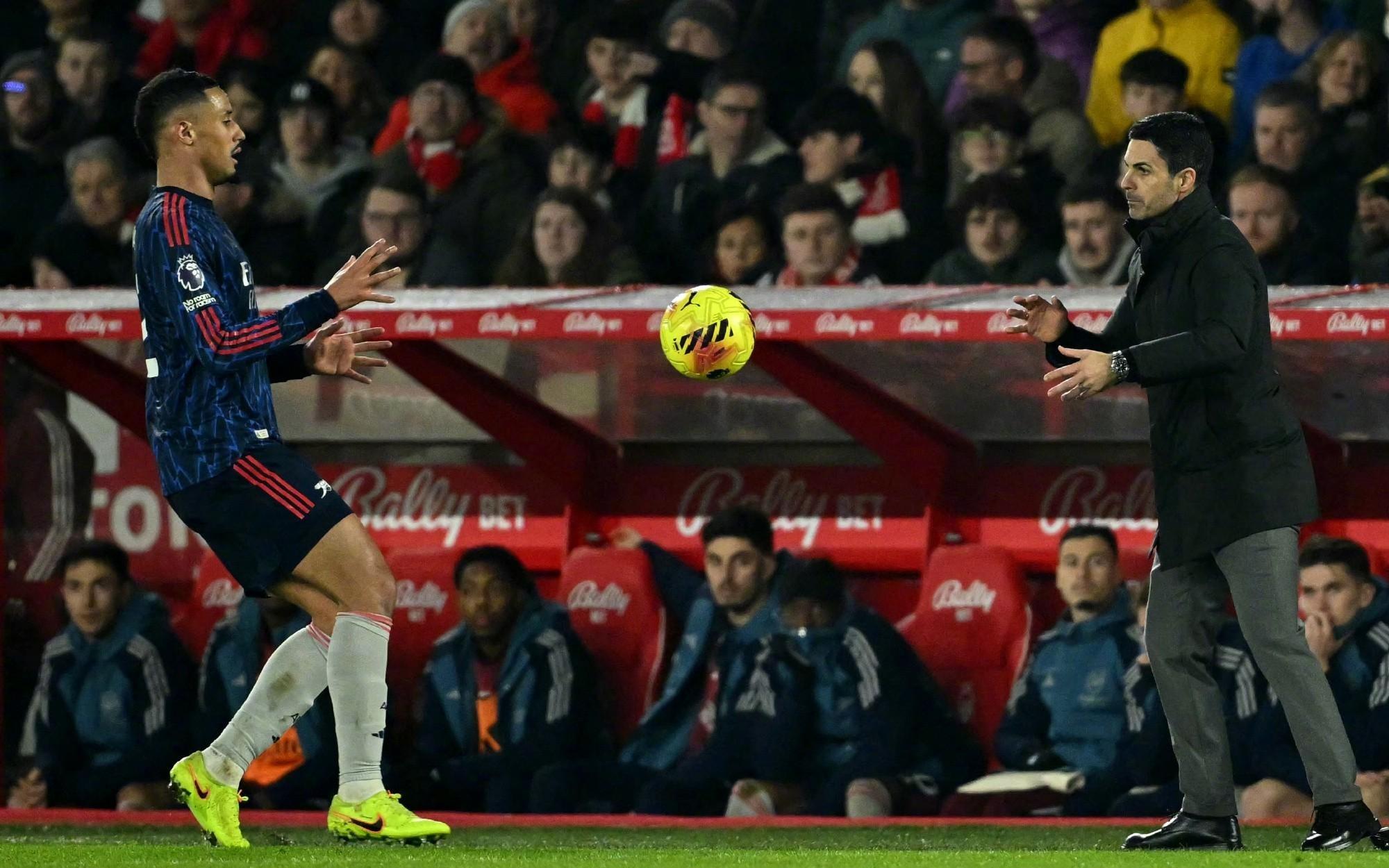 詹俊：阿尔特塔用了两套进攻阵容，但四线作战的影响肉眼可见