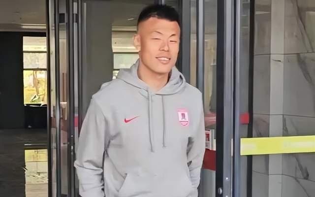 宝刀不老！37岁谭龙本赛季中超已打进9球：只比王钰栋少2球