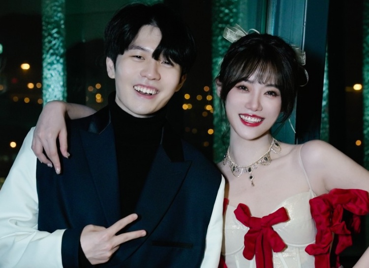 小钰谈和Rookie结婚：这件事肯定是等到他职业结束之后