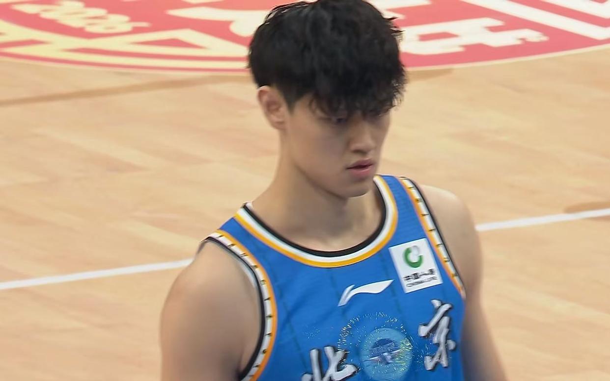 下一个补强人选广东主教练杜锋有意曾凡博，或与北京首钢队交易