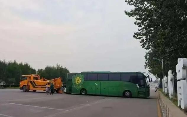 重磅:曝塞蒂恩帮球员讨薪惨遭下课,北京国安或因债务解散