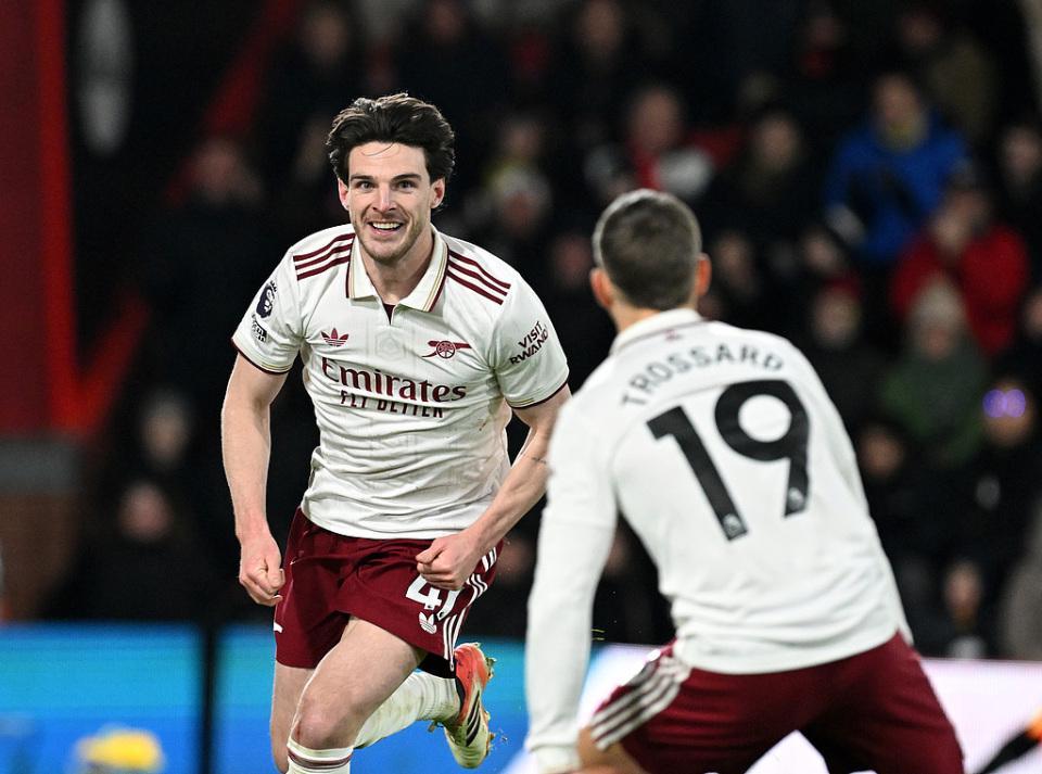 霸气7连胜！阿森纳32客场逆转苦主6分领跑英超1.2亿欧铁腰双响