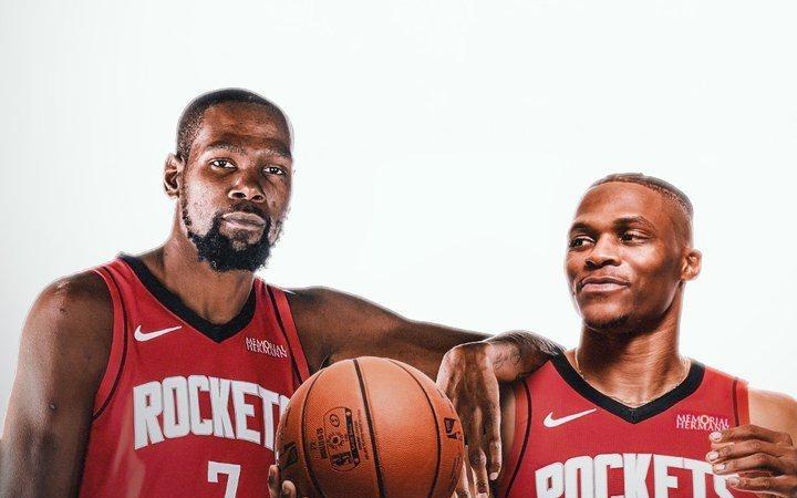 杜兰特：威少是传奇理应留在NBA，若能在火箭重聚会很棒