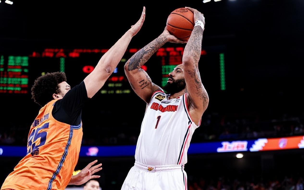 官宣！广东宏远功勋外援被迫走人，正式离开CBA