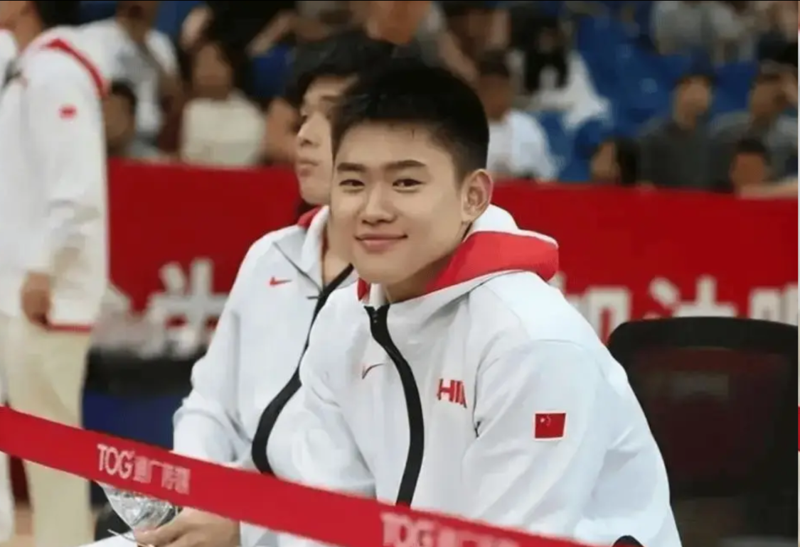 一个0分,一个砍10+4!两中国后卫齐聚NCAA,境遇却是天上地下