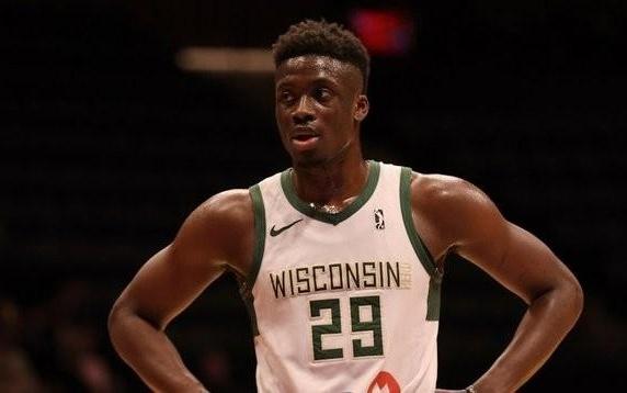 全力讨好当家球星，Shams：雄鹿签字母弟只为尽可能让字母哥感到舒适