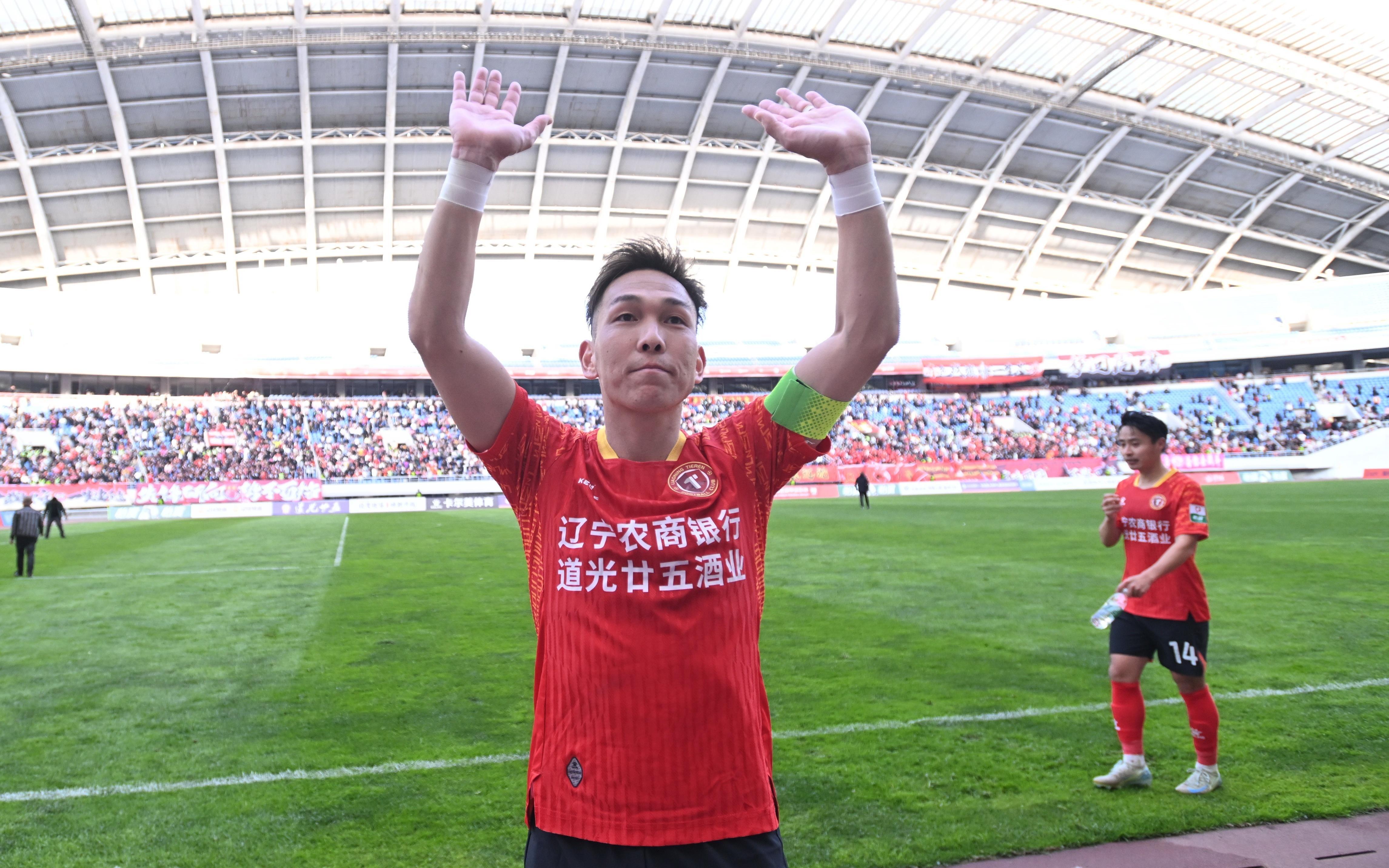 辽宁铁人中超阵容升级！3外援全留队，外援中卫+混血日本中场